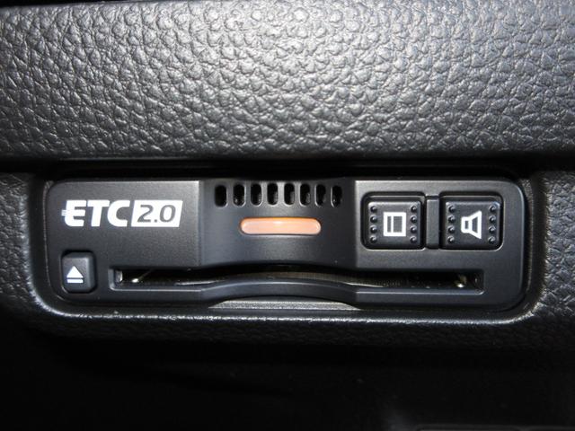 シビック ｅ：ＨＥＶ　ホンダセンシングホンダコネクトディスプレイＢｌｕｅｔｏｏｔｈＥＴＣＲカメラワンオーナー　盗難防止システム　クリアランスソナー　オートクルーズコントロール　地デジフルセグ　後カメラ　１オーナー車　記録簿（10枚目）