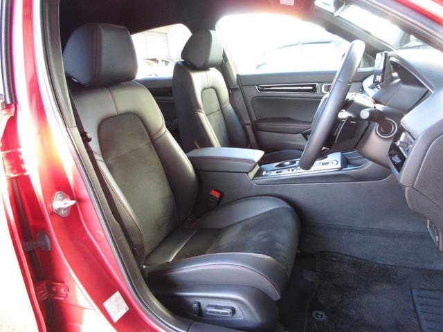 シビック ｅ：ＨＥＶ　ホンダセンシングホンダコネクトディスプレイＢｌｕｅｔｏｏｔｈＥＴＣＲカメラワンオーナー　盗難防止システム　クリアランスソナー　オートクルーズコントロール　地デジフルセグ　後カメラ　１オーナー車　記録簿（16枚目）