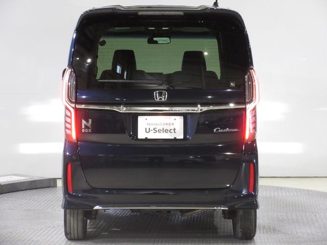 N-BOXカスタム Lターボ /4WD/ワンオーナー/センシング/電子パーキング/純正ナビ/Bluetooth/ETC/リアカメラ /両側電動スライドドア//追従機能付きクルーズコントロール/シートヒーター/純正15インチアルミ/(4枚目)