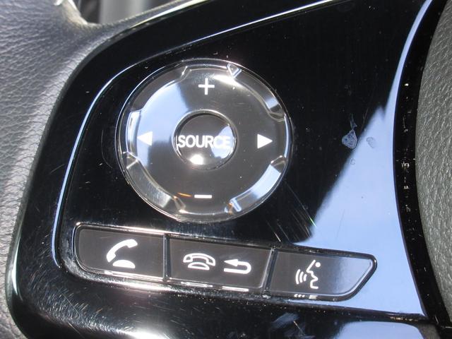 N-BOXカスタム Lターボ /4WD/ワンオーナー/センシング/電子パーキング/純正ナビ/Bluetooth/ETC/リアカメラ /両側電動スライドドア//追従機能付きクルーズコントロール/シートヒーター/純正15インチアルミ/(12枚目)