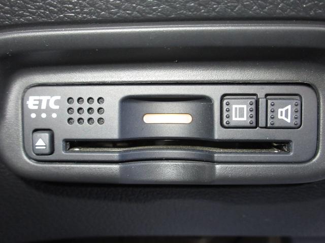 ヴェゼル ハイブリッドRS・ホンダセンシング いまコレ+フロアマット純正8インチメモリーナビBluetoothドラレコETCRカメラワンオーナー ETC付 1オ-ナ- 定期点検記録簿 サイドSRS フルオートエアコン USB接続 両席エアバック(12枚目)