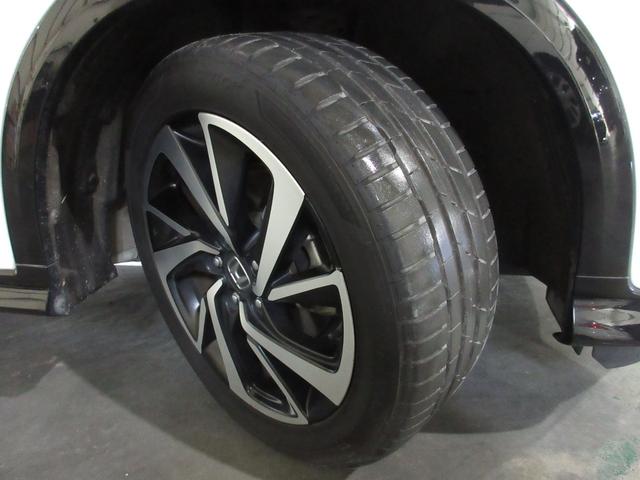 ヴェゼル ハイブリッドRS・ホンダセンシング いまコレ+フロアマット純正8インチメモリーナビBluetoothドラレコETCRカメラワンオーナー ETC付 1オ-ナ- 定期点検記録簿 サイドSRS フルオートエアコン USB接続 両席エアバック(23枚目)