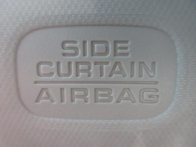 フィット 15XLホンダセンシング ワンオーナー 禁煙 1年保証 車検整備付 メモリーナビ フルセグTV CD&DVD再生 BTオーディオ接続 サイドカーテンエアバッグ リアカメラ ETC 追随型クルーズコントロール 15インチアルミ(11枚目)