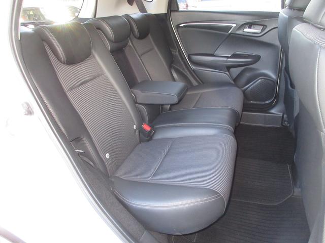 フィット 15XLホンダセンシング ワンオーナー 禁煙 1年保証 車検整備付 メモリーナビ フルセグTV CD&DVD再生 BTオーディオ接続 サイドカーテンエアバッグ リアカメラ ETC 追随型クルーズコントロール 15インチアルミ(15枚目)