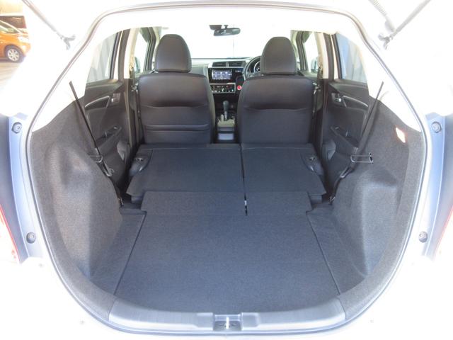 フィット 15XLホンダセンシング ワンオーナー 禁煙 1年保証 車検整備付 メモリーナビ フルセグTV CD&DVD再生 BTオーディオ接続 サイドカーテンエアバッグ リアカメラ ETC 追随型クルーズコントロール 15インチアルミ(17枚目)