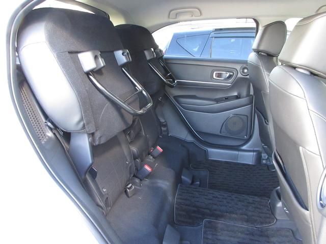 ヴェゼル e:HEVZ ホンダセンシングホンダコネクトディスプレイBluetoothETCRカメラワンオーナー 衝突回避支援ブレーキ機能 パノラミックビューモニター 1オナ スマキ フルオートエアコン エアバッグ 記録簿付(19枚目)