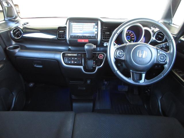 Ｎ－ＢＯＸカスタム ＧターボＳＳパッケージ　純正メモリーナビＢｌｕｅｔｏｏｔｈドラレコＥＴＣＲカメラ　ＥＣＯＮ　Ｂモニター　スマートエントリー　ＶＳＡ　盗難防止システム　ＡＡＣ　ナビＴＶ　オートクルーズコントロール　パワステ　Ｗエアバッグ　禁煙（2枚目）