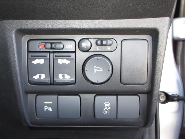 フリード Ｇプレミアムエディション　純正メモリーナビＢｌｕｅｔｏｏｔｈＥＴＣＲカメラワンオーナー　ベンチシート　地デジＴＶ　盗難防止　ワンオーナー車　ＶＳＡ　Ｂカメラ　ウォークスルー　オートクルーズ　キーレスキー　禁煙　パワステ　ＡＡＣ（12枚目）