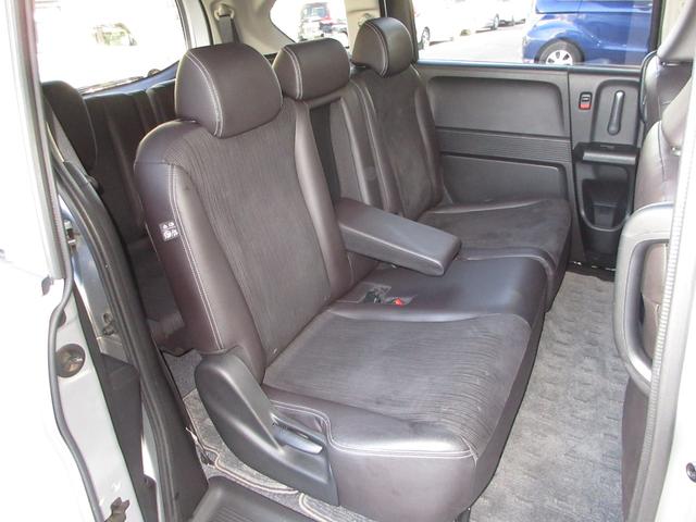 フリード Ｇプレミアムエディション　純正メモリーナビＢｌｕｅｔｏｏｔｈＥＴＣＲカメラワンオーナー　ベンチシート　地デジＴＶ　盗難防止　ワンオーナー車　ＶＳＡ　Ｂカメラ　ウォークスルー　オートクルーズ　キーレスキー　禁煙　パワステ　ＡＡＣ（15枚目）