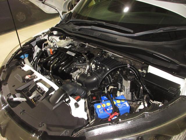 ヴェゼル ハイブリッドRS・ホンダセンシング 禁煙車 ワンオーナー 純正8インチメモリーナビ Bluetooth ETC リアカメラ LEDヘッドライト フォグライト シートヒーター フルオートエアコン ホンダセンシング 18インチアルミホイール(3枚目)