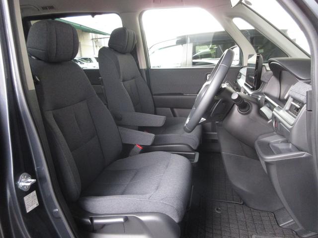 ステップワゴン ｅ：ＨＥＶエアー　禁煙車ホンダセンシング純正１１．４インチコネクトナビＢｌｕｅｔｏｏｔｈドラレコＥＴＣＲカメラワンオーナー　前後誤発進抑制　パワーステアリング　両側Ｐスライドドア　助手席エアバッグ　１オ－ナ－　クルコン（17枚目）