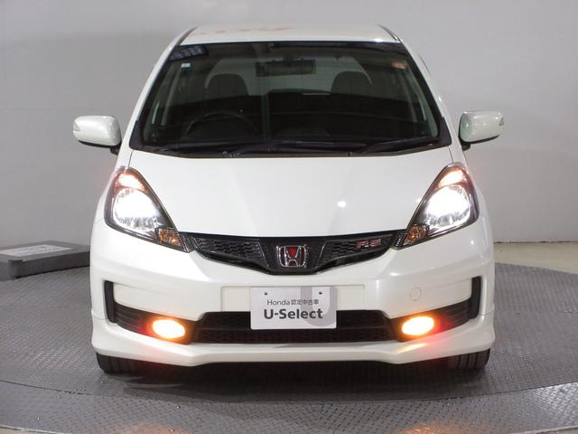 フィット ＲＳ　パイオニア１ＤＩＮＣＤＢｌｕｅｔｏｏｔｈＥＴＣワンオーナー　１オーナ　運転席エアバック　キ－レス　ＥＳＣ　禁煙　ＡＡＣ　ＰＷ　ＡＢＳ　パワーステ　両席エアバック　記録簿付き（9枚目）