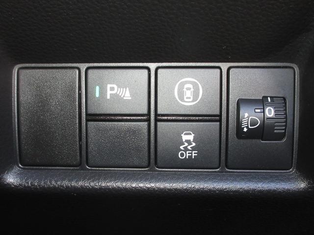 フィット ホーム ホンダセンシングケンウッド9インチメモリーナビBluetoothドラレコRカメラETCワンオーナー 衝突軽減ブレーキ リアカメ LEDライト オートライト クリアランスソナー フルセグTV エアバッグ(11枚目)