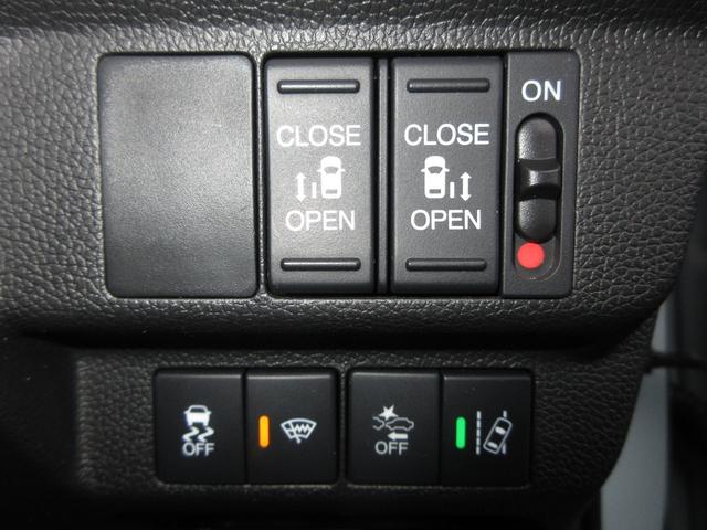 フリードハイブリッド ハイブリッド・Ｇ　純正９インチメモリーナビＢｌｕｅｔｏｏｔｈドラレコＥＴＣＲカメラワンオーナー　両電動ドア　サイドエアバック　クルコン　スマキー　パワーステアリング　オートライト　ＬＥＤライト　フルセグＴＶ　ＥＴＣ付（13枚目）