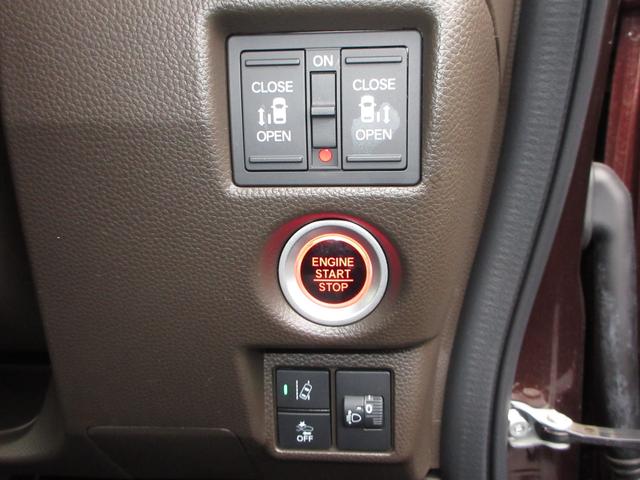 N-BOX L・ターボ ホンダセンシング純正メモリーナビBluetoothドラレコETCRカメラワンオーナー シ-トヒ-タ- Aライト AAC 衝突軽減ブレーキ 禁煙 Bカメラ LED ワンオーナー車 整備記録簿 地デジ(11枚目)