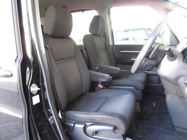 ステップワゴンスパーダ スパーダホンダセンシング　ワンオーナー　純正９インチナビ／リアカメラ　ＥＴＣ２．０　ルーフモニター　パドルシフト　両側電動スライドドア　ＵＳＢジャック　ＨＤＭＩ　Ｂｌｕｅｔｏｏｔｈ　フルセグ　ＬＥＤオートライト　純正アルミ（16枚目）