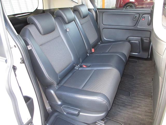 フリード＋ハイブリッド ハイブリッドＧ・ホンダセンシング　ワンオーナー　禁煙車　純正９インチナビ／リアカメラ　ドラレコ前後純正　ＥＴＣ　シートヒーター　両側電動スライドドア　ＵＳＢ　ＬＥＤオートライト　５人乗り　純正１５インチアルミ　ドアバイザー　衝突軽減（16枚目）