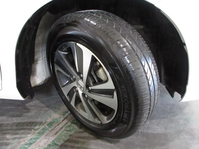 フリード＋ハイブリッド ハイブリッドＧ・ホンダセンシング　ワンオーナー　禁煙車　純正９インチナビ／リアカメラ　ドラレコ前後純正　ＥＴＣ　シートヒーター　両側電動スライドドア　ＵＳＢ　ＬＥＤオートライト　５人乗り　純正１５インチアルミ　ドアバイザー　衝突軽減（20枚目）