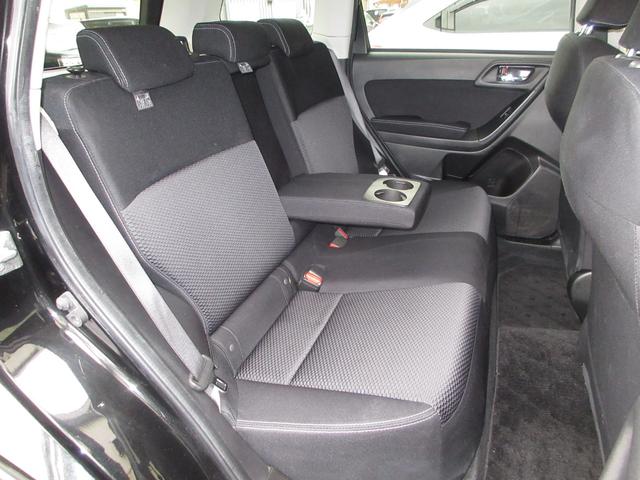 フォレスター ２．０ｉ－Ｌアイサイト　１年保証（距離無制限）　禁煙車　スタッドレスタイヤ　バックカメラ　衝突被害軽減ブレーキ　前席シートヒーター　パナソニックナビ　　ＥＴＣ　ＤＶＤ　ＣＤ　オートライト　ＭＴモード（9枚目）