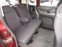 リアシートは、シートの座面を考慮し、ゆとりある着座姿勢を保てるようにシートバックの角度を適度に調整できるリクライニングシートにしています。長距離にも十分適してます。