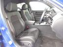 運転席に電動のシートアジャスターが付いております。体型にピッタリ合わせることが出来て快適なポジションでドライブする事が出来ます。ロングドライブも楽ですよぉ〜！