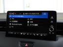 ナビゲーションはホンダコネクトディスプレイを装着しております。ＡＭ、ＦＭ、Ｂｌｕｅｔｏｏｔｈ、フルセグＴＶがご使用いただけます。初めて訪れた場所でも道に迷わず安心ですね！