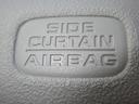 サイドカーテンエアバックシステムは、側面衝突時に大人から子供までさまざまな体格の乗員の頭部や頚部を広範囲で保護。特にセンターピラーへの頭部衝突を防ぐ展開性能を実現しています。