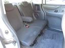 リアシートは、シートの座面を考慮し、ゆとりある着座姿勢を保てるようにシートバックの角度を適度に調整できるリクライニングシートにしています。長距離にも十分適してます。