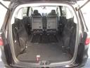 ●3列目シートを床下に収納して、2列目シートを前方にスライドすると、こんなに広い荷室が出来ますよ!背の高い荷物も積めます。ショッピングやレジャーに何かできそうな雰囲気のラゲッジスペースです!