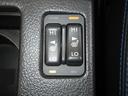 運転席&助手席シートヒーターが付いてます。寒い冬でもスイッチONで座面をあたたかくして、ドライブをさらに快適にしてくれます。HIとLOの2段階に温度設定が可能です。