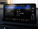 ナビゲーションはホンダコネクトディスプレイを装着しております。AM、FM、Bluetooth、フルセグTVがご使用いただけます。初めて訪れた場所でも道に迷わず安心ですね!