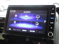 ナビゲーションはギャザズ８インチナビ（ＶＸＵ−２２７ＮＢｉ）を装着しております。ＡＭ、ＦＭ、ＣＤ、ＤＶＤ再生、Ｂｌｕｅｔｏｏｔｈ、音楽録音再生、フルセグＴＶがご使用いただけます。 2