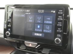 ナビゲーションはトヨタ純正メモリーナビを装着しております。ＡＭ、ＦＭ、Ｂｌｕｅｔｏｏｔｈがご使用いただけます。初めて訪れた場所でも安心ですね！ 4