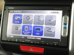 ナビゲーションはギャザズメモリーナビ（ＶＸＭ−１５５ＶＳｉ）を装着しております。ＡＭ、ＦＭ、ＣＤ、ＤＶＤ再生、Ｂｌｕｅｔｏｏｔｈ、ワンセグＴＶがご使用いただけます。初めて訪れた場所でも安心ですね！ 5