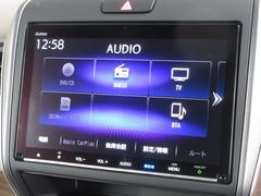 ナビゲーションはギャザズ８インチメモリーナビ（ＶＸＭ−２２７ＶＦＮｉ）を装着しております。ＡＭ、ＦＭ、ＣＤ、ＤＶＤ再生、Ｂｌｕｅｔｏｏｔｈ、音楽録音再生、フルセグＴＶがご使用いただけます。 7