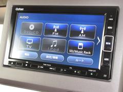 ナビゲーションはギャザズメモリーナビ（ＶＸＭ−２０４ＶＦｉ）を装着しております。ＡＭ、ＦＭ、ＣＤ、ＤＶＤ再生、Ｂｌｕｅｔｏｏｔｈ、音楽録音再生、フルセグＴＶがご使用いただけます。 4