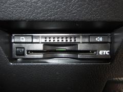 今や必需品のＥＴＣが付いています！ＥＴＣを使えば土日祝日割や深夜割などのメリットを受けることができます。（※注、ＥＴＣセットアップ費用は含まれておりません。別途必要となります。 6
