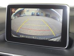 バックをするとき自動でリアの様子が映る『リアカメラ』付き！ナビ画面で確認しながらバックができますから安心ですね。でも、目視も大切ですよ！安全第一でお願いします！ 4