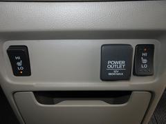 運転席＆助手席シートヒーターが付いてます。寒い冬でもスイッチＯＮで座面をあたたかくして、ドライブをさらに快適にしてくれます。ＨＩとＬＯの２段階に温度設定が可能です。 4