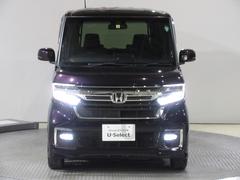 ハロゲンより明るく、より遠くまでさらなる安心感のあるＬＥＤヘッドライトを採用。点灯忘れも防止できるオートライトコントロール機構付きです。 5