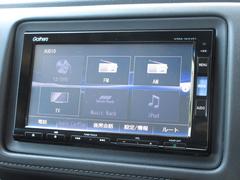 ナビゲーションはギャザズメモリーナビ（ＶＸＭ−１６５ＶＦｉ）が装着されております。ＡＭ、ＦＭ、ＣＤ、ＤＶＤ再生、音楽録音再生、フルセグＴＶ、Ｂｌｕｅｔｏｏｔｈがご使用いただけます。 2