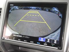 バックをするとき自動でリアの様子が映る『リアカメラ』付き！ナビ画面で確認しながらバックができますから安心ですね。でも、目視も大切ですよ！安全第一でお願いします！ 4