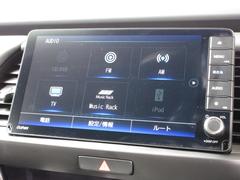 ナビゲーションはギャザズ９インチメモリーナビ（ＶＸＵ−２４５ＦＴｉ）が装着されております。ＡＭ、ＦＭ、ＣＤ、ＤＶＤ再生、音楽録音再生、フルセグＴＶ、Ｂｌｕｅｔｏｏｔｈがご使用いただけます。 6