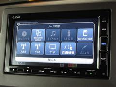 ナビゲーションはギャザズメモリーナビ（ＶＸＭ−２１４ＶＦｉ）を装着しております。ＡＭ、ＦＭ、ＣＤ、ＤＶＤ再生、Ｂｌｕｅｔｏｏｔｈ、音楽録音再生、フルセグＴＶがご使用いただけます。 2
