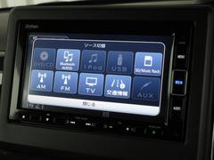 ナビゲーションはギャザズメモリーナビ（ＶＸＭ−２０４ＶＦｉ）を装着しております。ＡＭ、ＦＭ、ＣＤ、ＤＶＤ再生、Ｂｌｕｅｔｏｏｔｈ、音楽録音再生、フルセグＴＶがご使用いただけます。 4