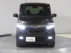 ハロゲンより明るく、より遠くまでさらなる安心感のあるＬＥＤヘッドライトを採用。照射軸の上下方向を自動調整するオートレベリング機構、点灯忘れも防止できるオートライトコントロール機構付きです。 7