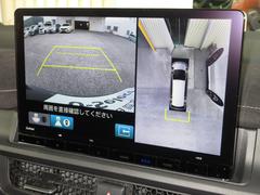 マルチビューカメラシステムを搭載しています！「見通しの悪い交差点での発進」「料金所などへの幅寄せ」「バック駐車」「縦列駐車」といった、多くの人が苦手意識を持ちやすいシーンで効果を発揮します。 6