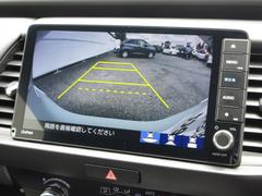バックをするとき自動でリアの様子が映る『リアカメラ』付き！　ナビ画面で確認しながらバックができますから安心ですね。でも、目視も大切ですよ！安全第一でお願いします！ 3