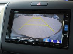 ナビゲーションはギャザズメモリーナビ（ＶＸＭ−１８５ＶＦｉ）が装着されております。ＡＭ、ＦＭ、ＣＤ、ＤＶＤ再生、音楽録音再生、フルセグＴＶ、Ｂｌｕｅｔｏｏｔｈがご使用いただけます。 7