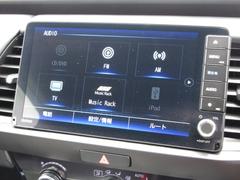 ナビゲーションはギャザズ９インチメモリーナビ（ＶＸＵ−２４５ＦＴｉ）が装着されております。ＡＭ、ＦＭ、ＣＤ、ＤＶＤ再生、音楽録音再生、フルセグＴＶ、Ｂｌｕｅｔｏｏｔｈがご使用いただけます。 2